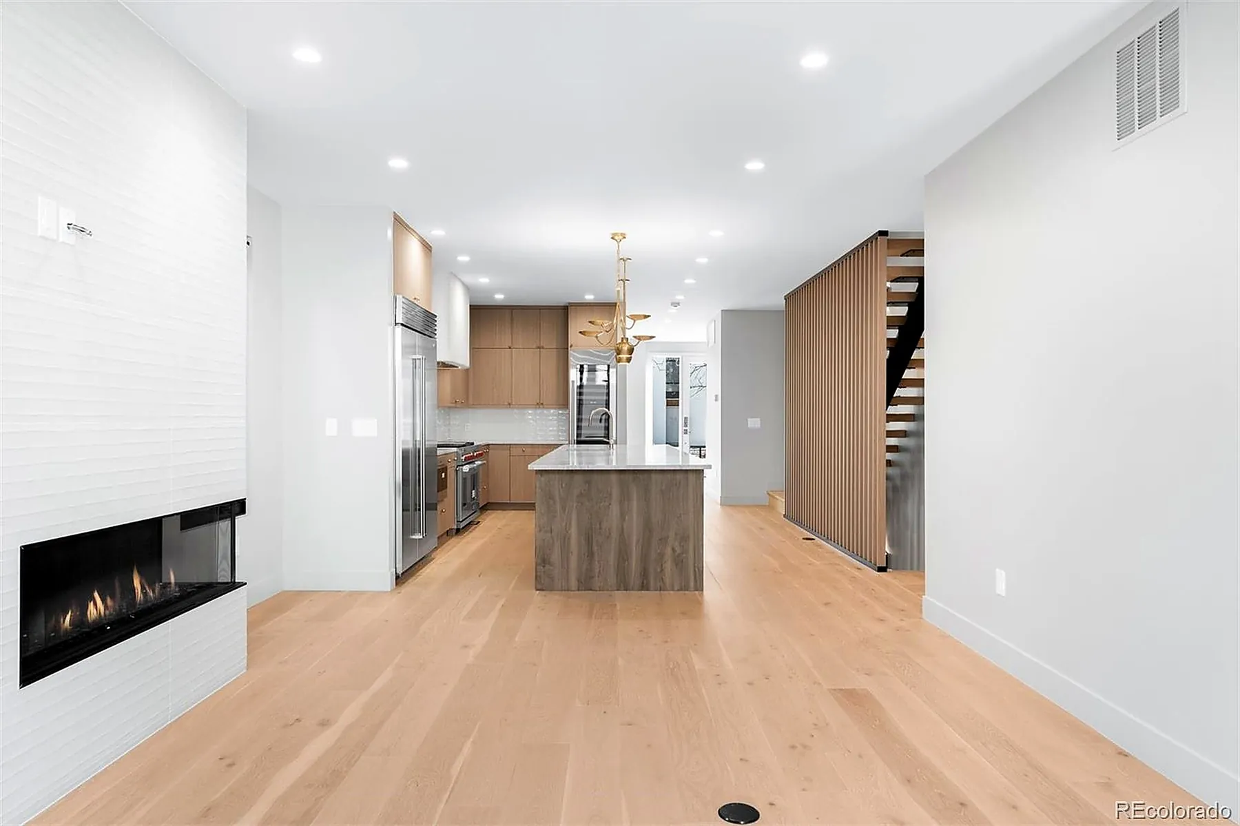 407 Madison Street, photo 9