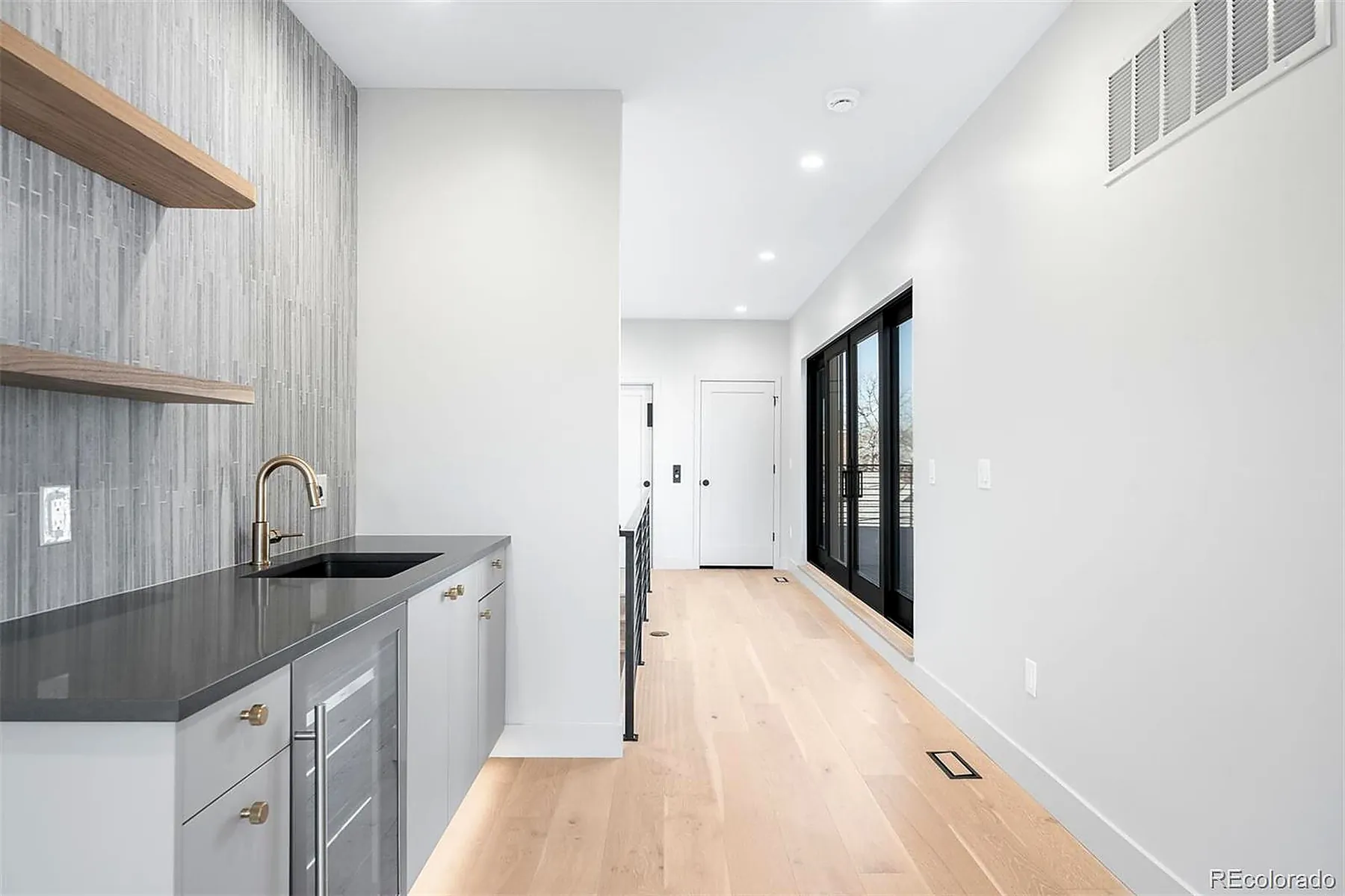 407 Madison Street, photo 28