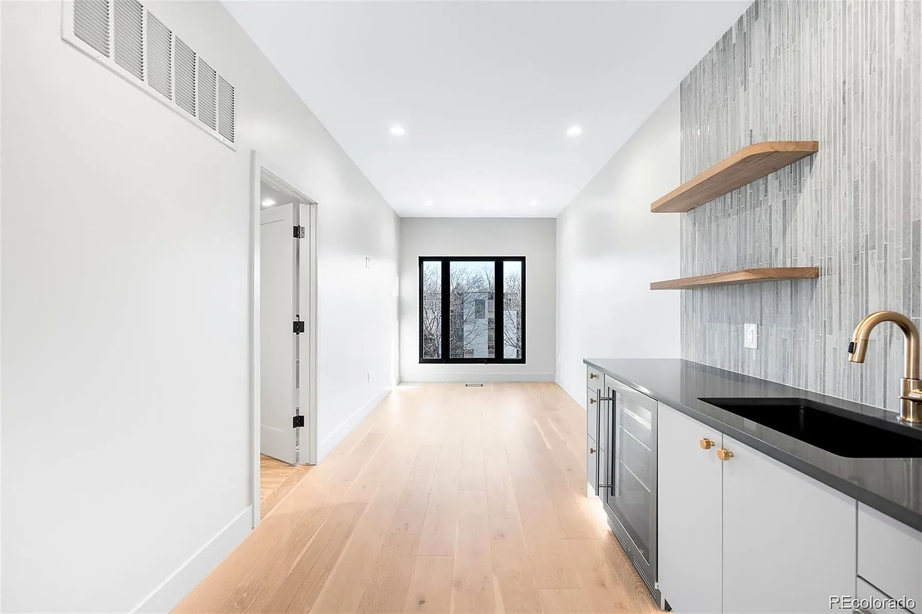 407 Madison Street, photo 24
